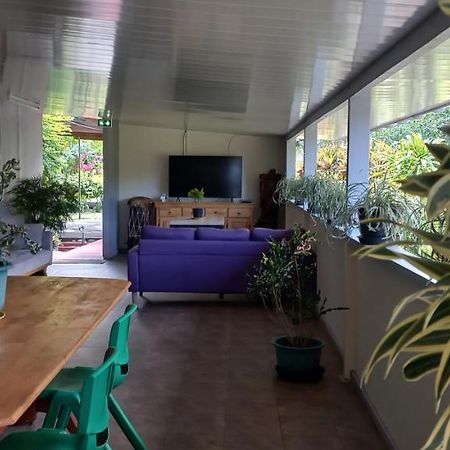 Pension Toka Eva Nuku Hiva Extérieur photo