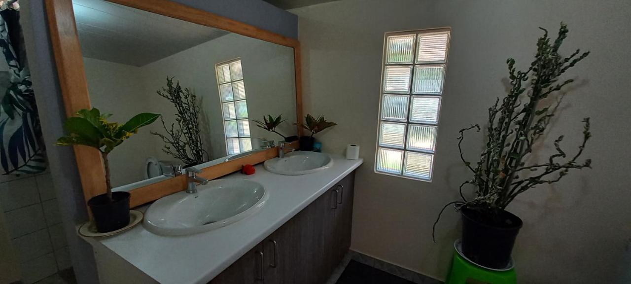 Pension Toka Eva Nuku Hiva Extérieur photo