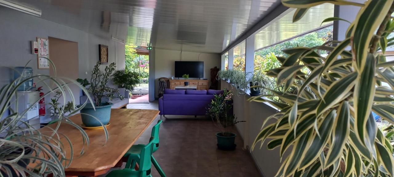 Pension Toka Eva Nuku Hiva Extérieur photo